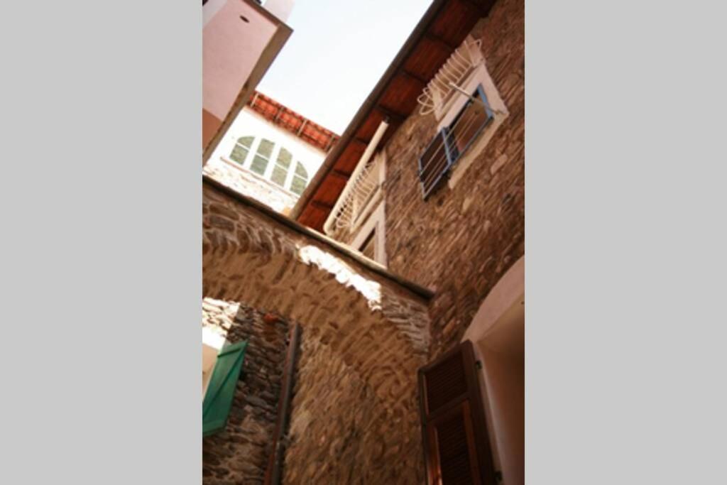 Alloggio Per Vacanze A Isolabona Exterior foto